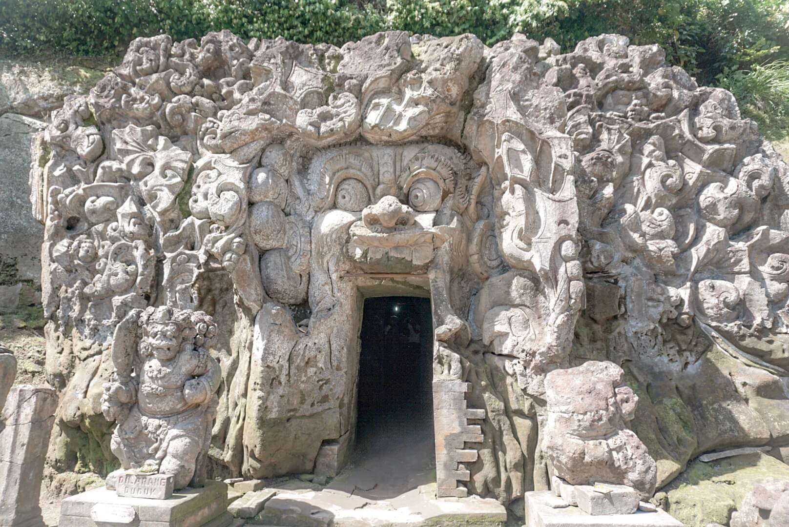 Visiter la grotte du temple de Goa Gajah Ubud Bali Indonésie
