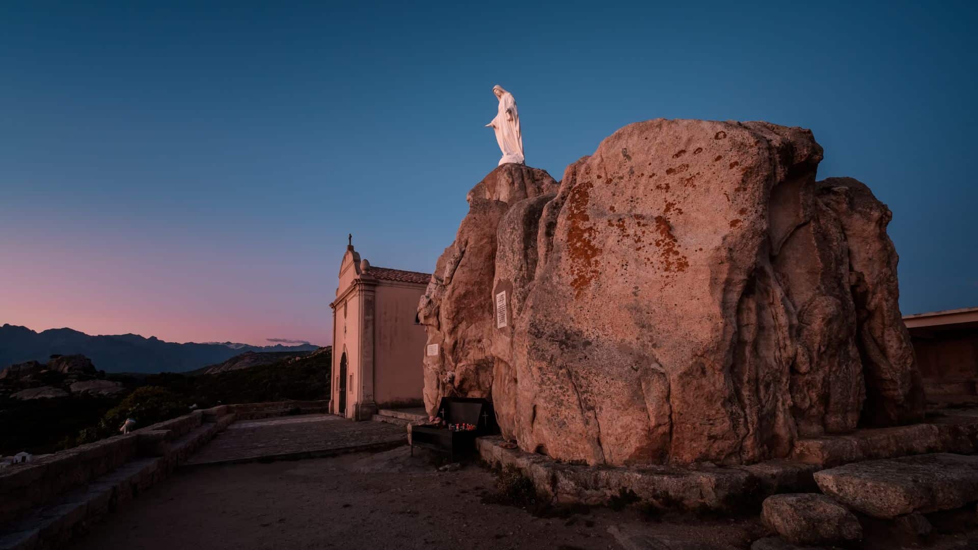 chapelle notre dame de la serra incontournable calvi